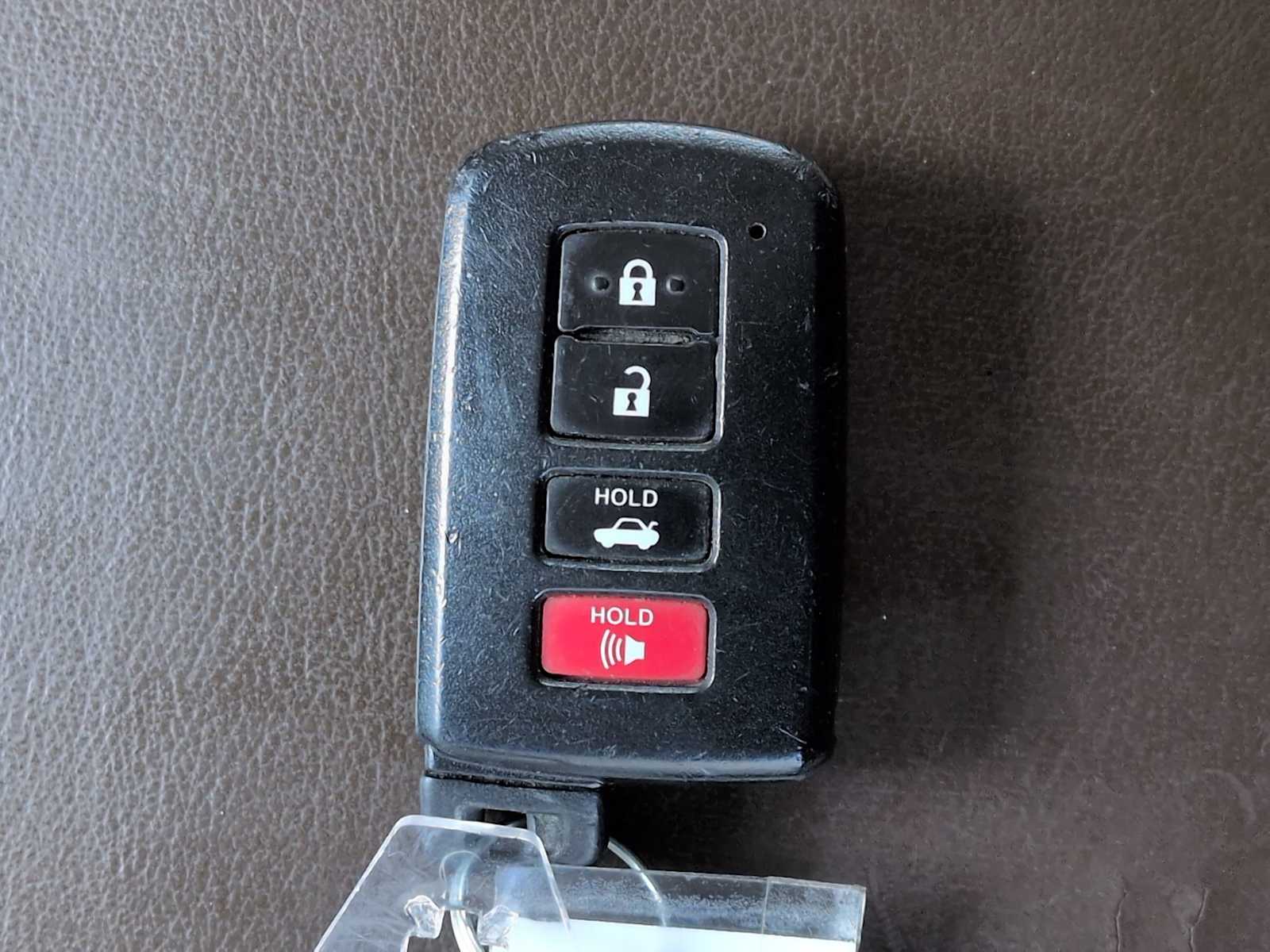 Thumbnail: 2013 Toyota Avalon - 28