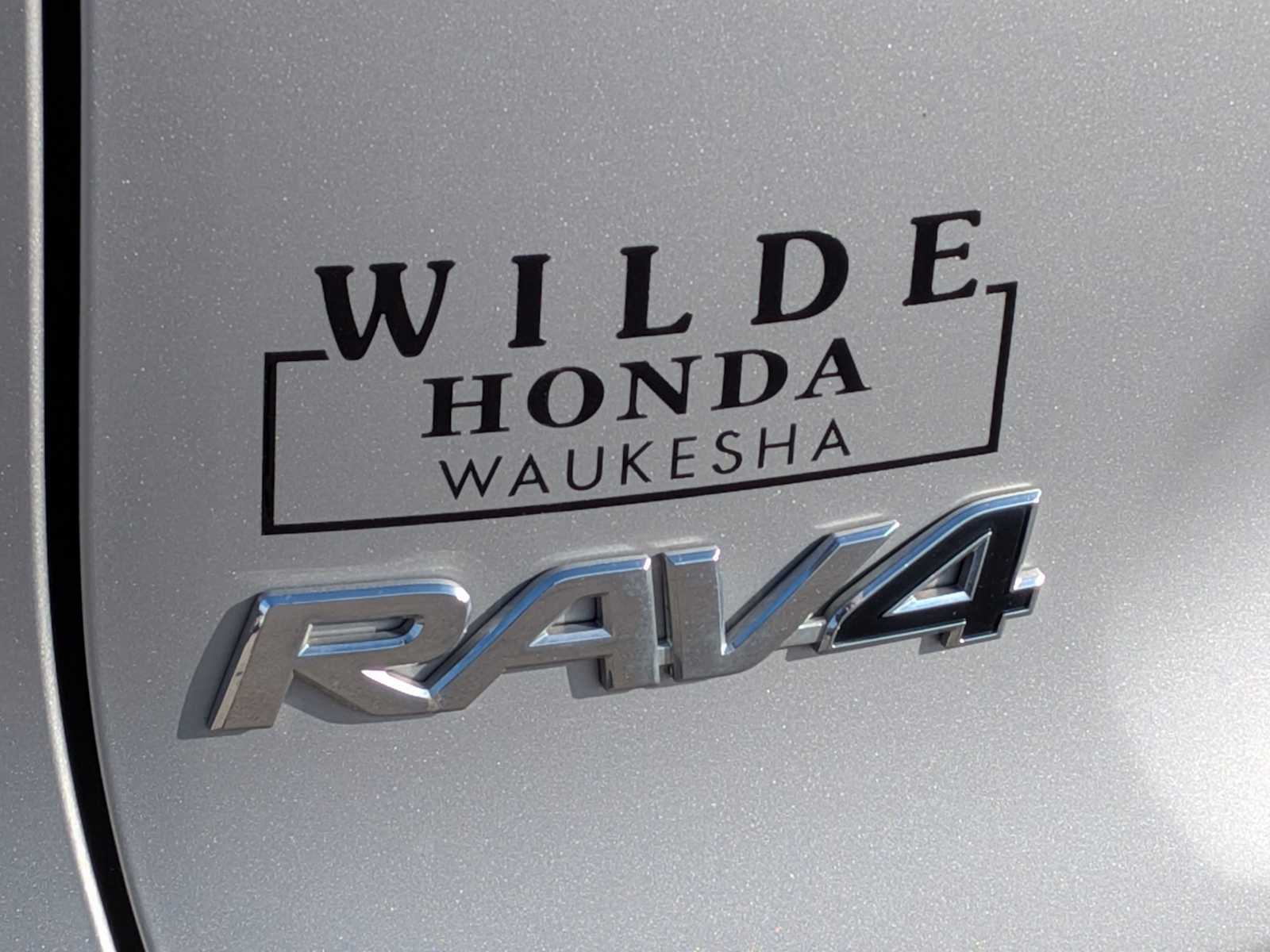 Thumbnail: 2019 Toyota RAV4 - 12