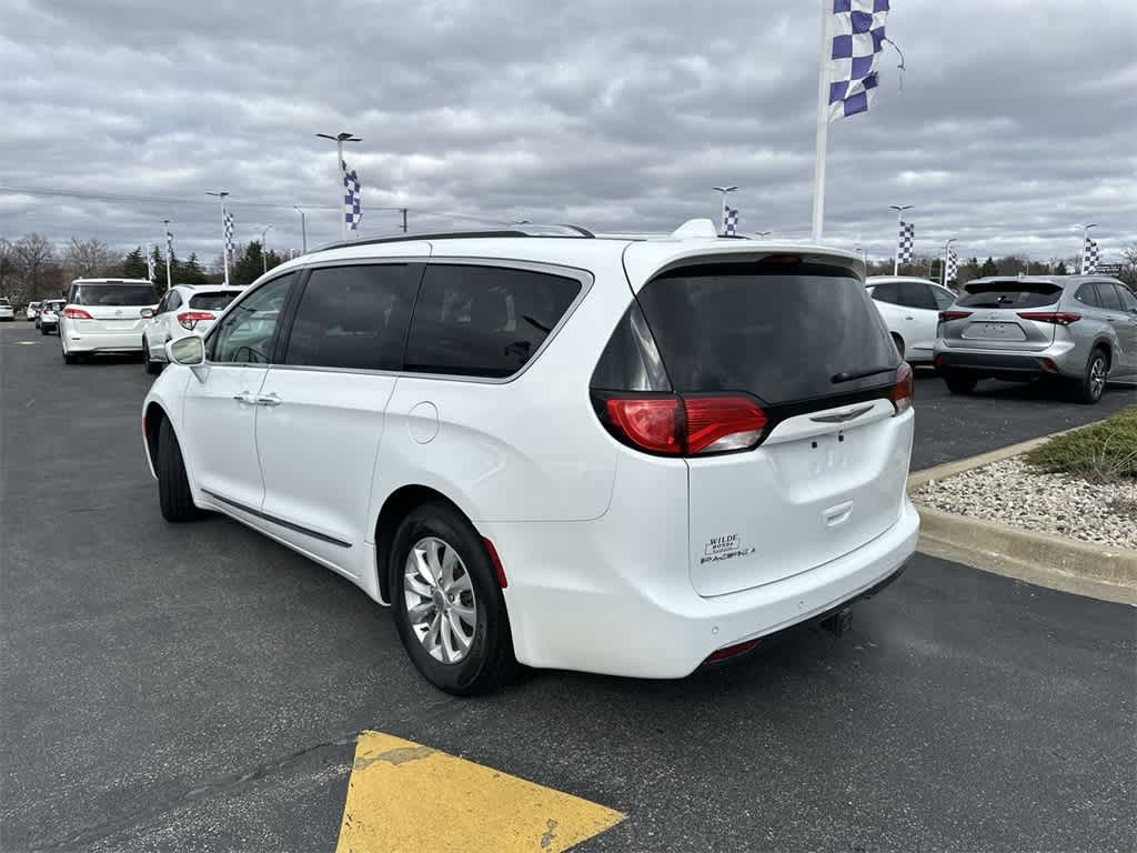 2019 Chrysler Pacifica Touring 4
