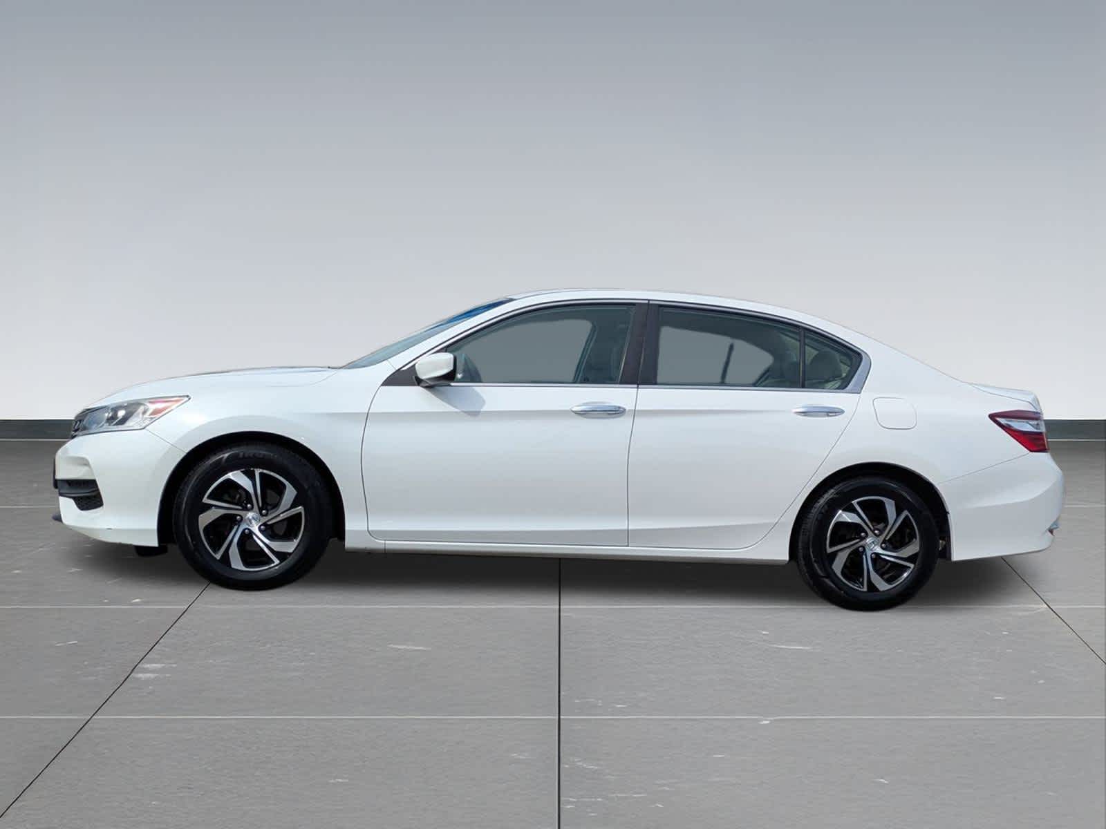 2017 Honda Accord LX photo 3