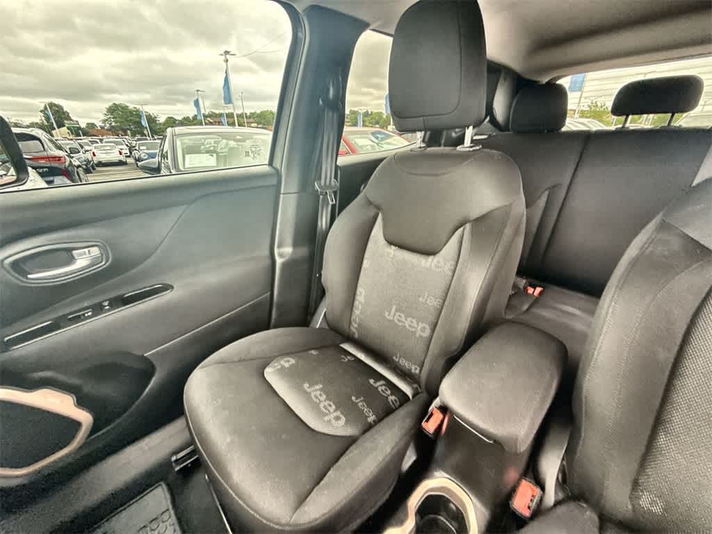 Thumbnail: 2017 Jeep Renegade - 20