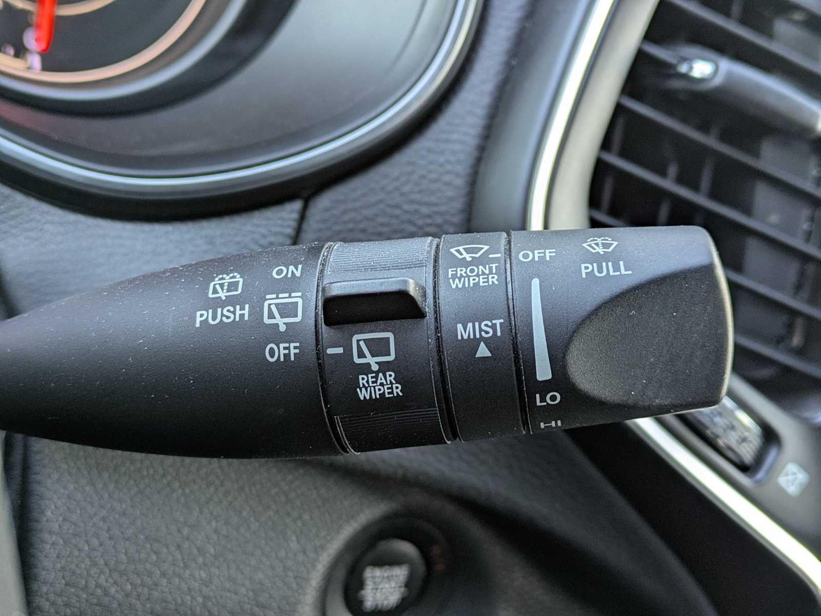 Thumbnail: 2019 Jeep Cherokee - 21