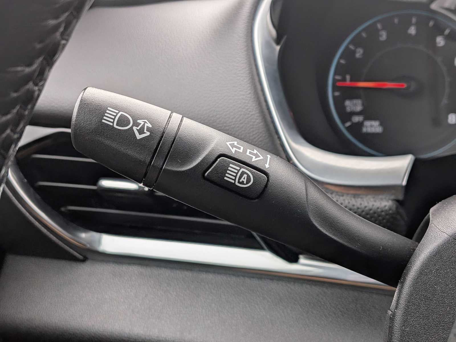 Thumbnail: 2020 Chevrolet Traverse - 28