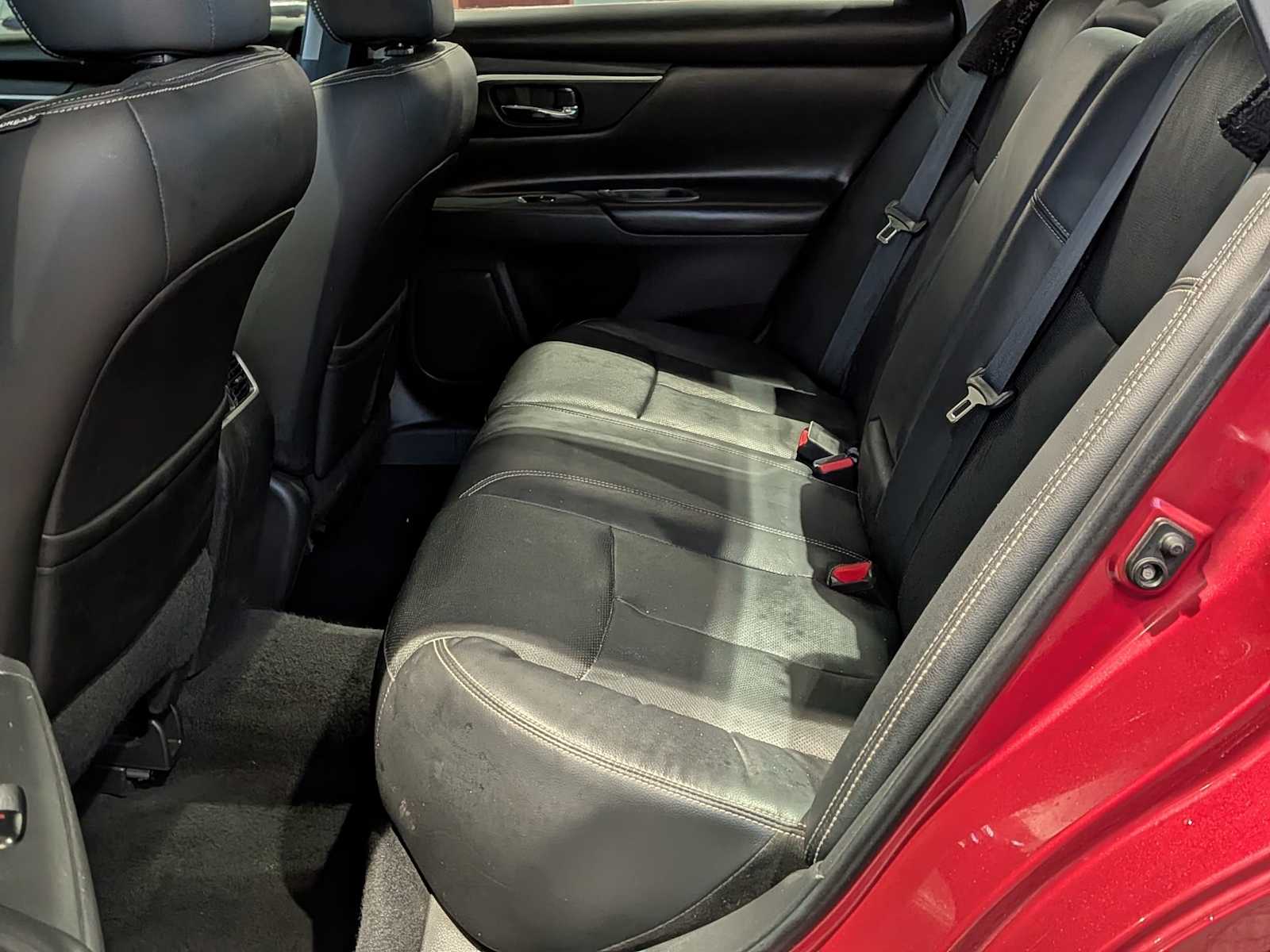 Thumbnail: 2016 Nissan Altima - 19