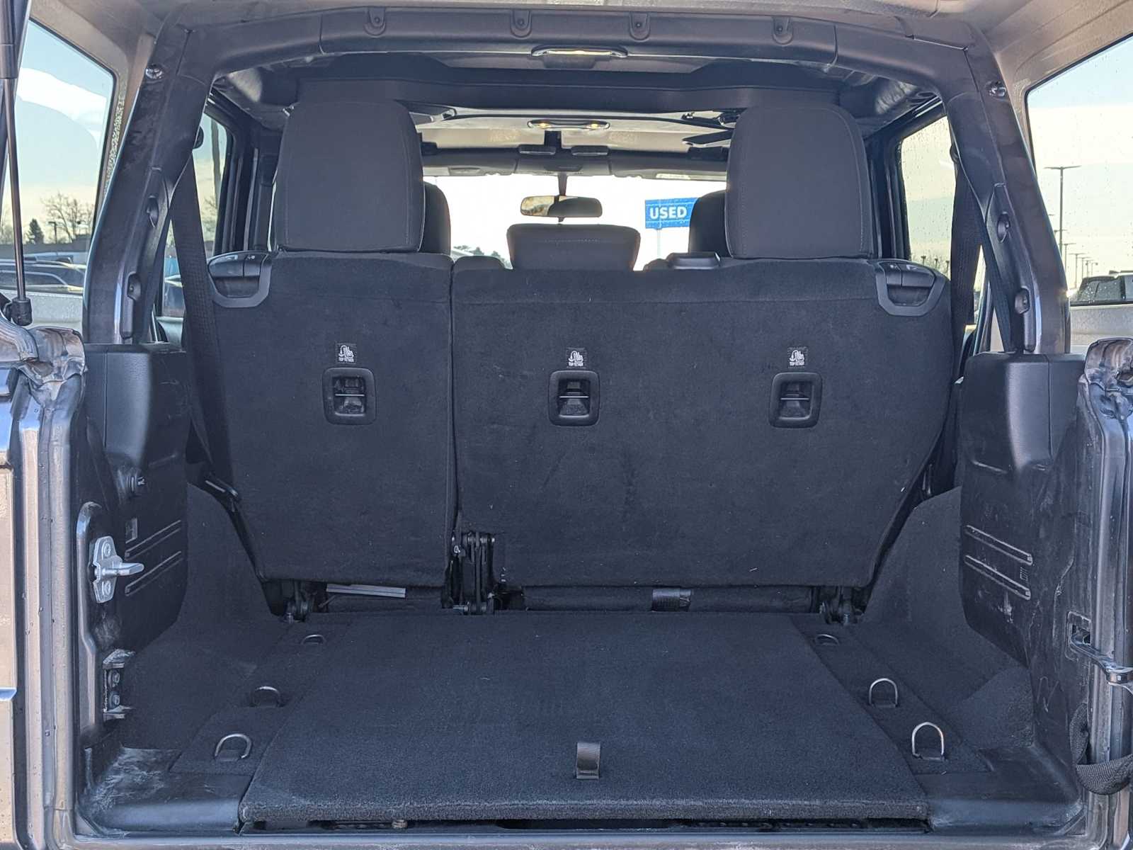 Thumbnail: 2019 Jeep Wrangler - 29