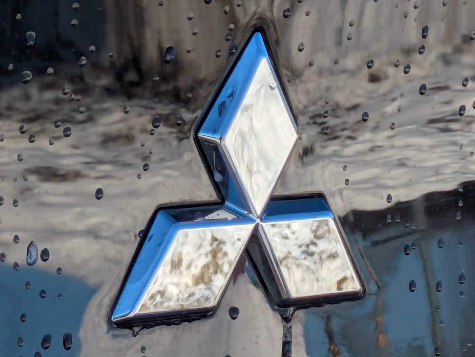 Thumbnail: 2023 Mitsubishi Outlander - 11