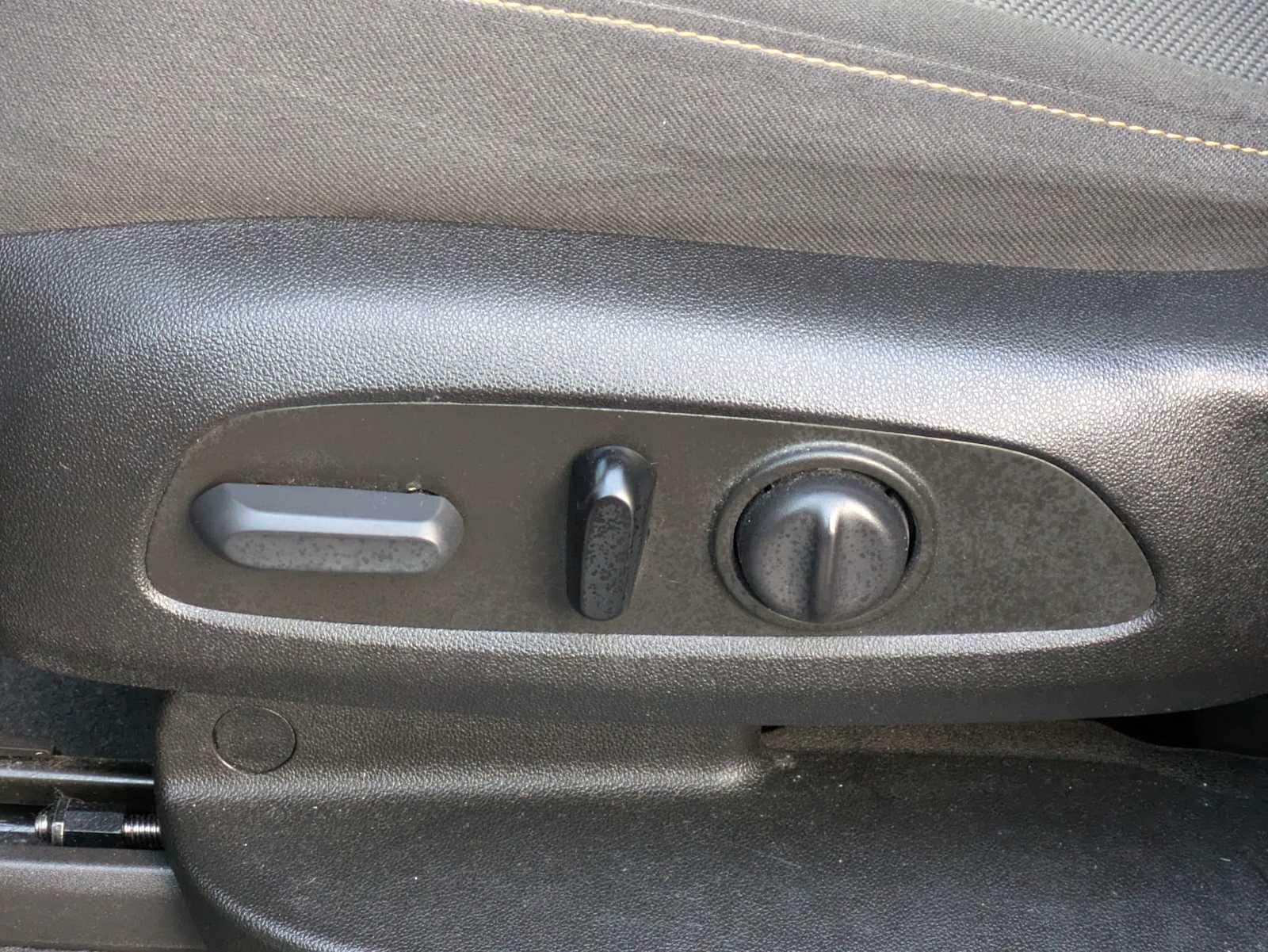 Thumbnail: 2021 Chevrolet Traverse - 16