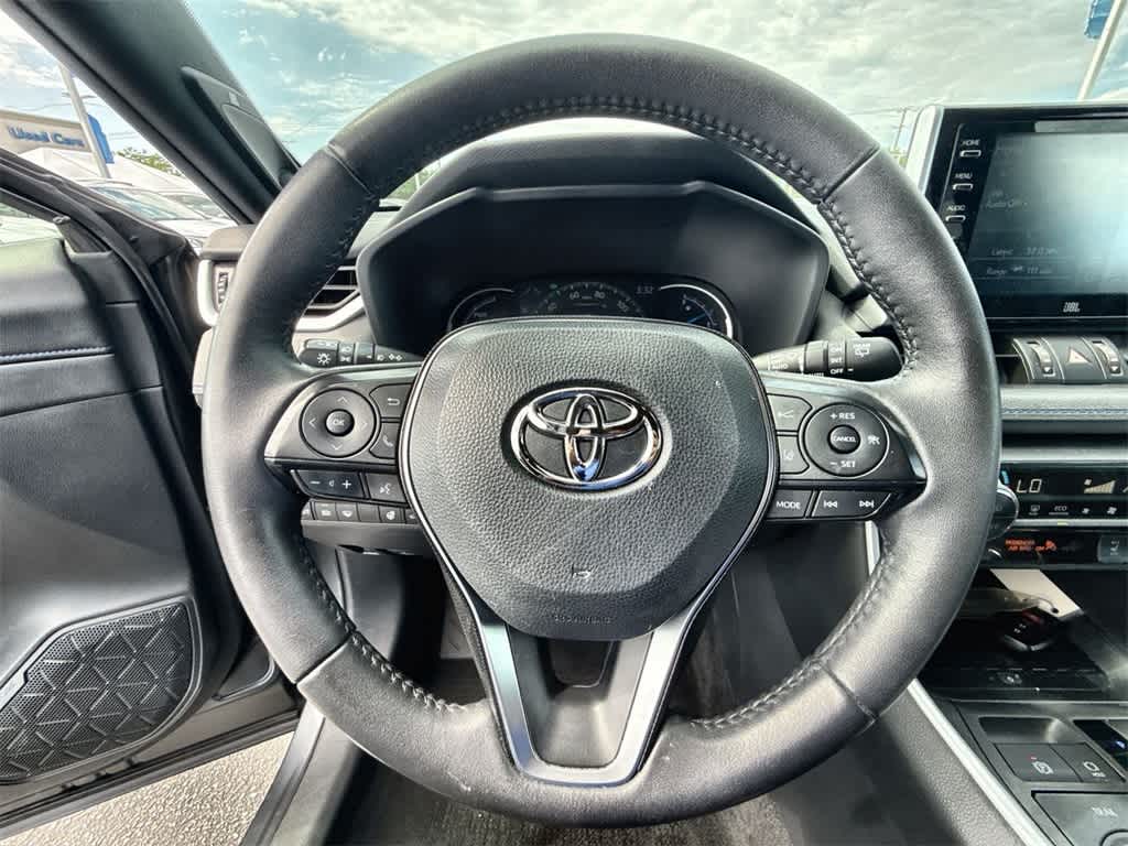 Thumbnail: 2021 Toyota RAV4 - 22