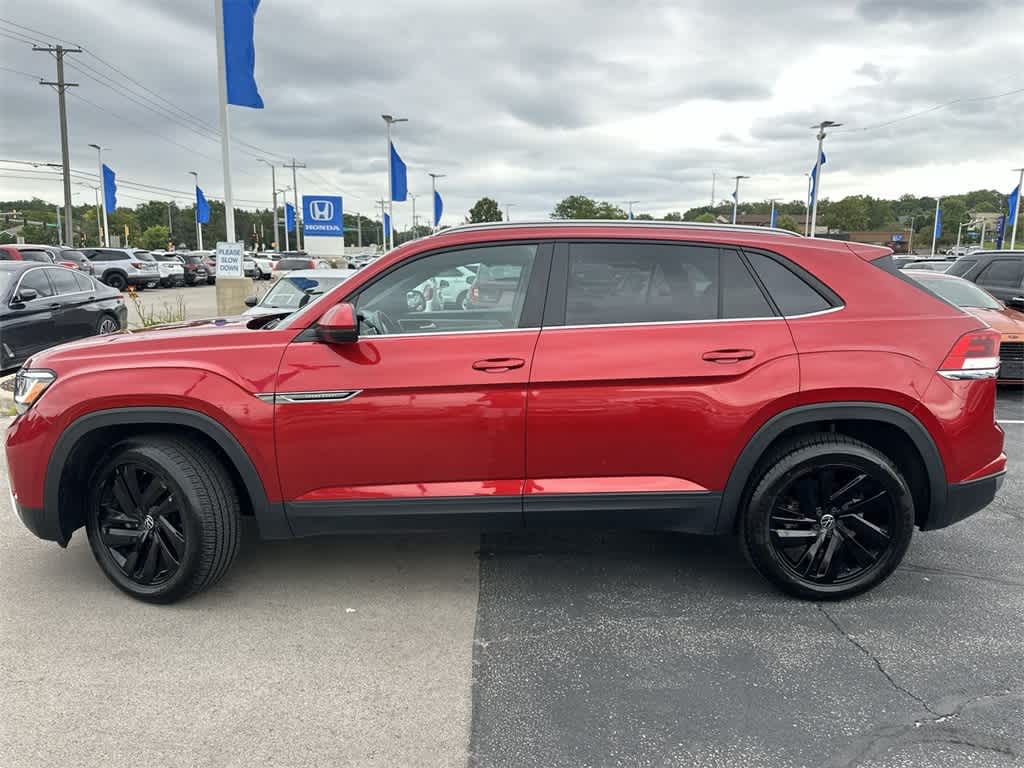 Used 2022 Volkswagen Atlas Cross Sport SE w/Tech with VIN 1V2HE2CA4NC225076 for sale in Waukesha, WI