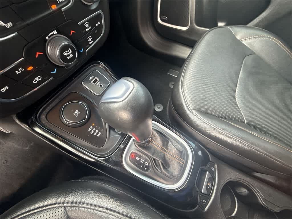 Thumbnail: 2020 Jeep Compass - 32