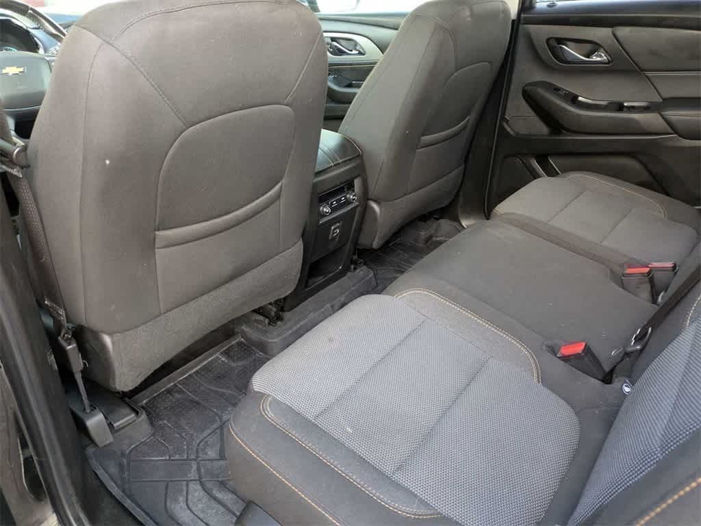 Thumbnail: 2021 Chevrolet Traverse - 17