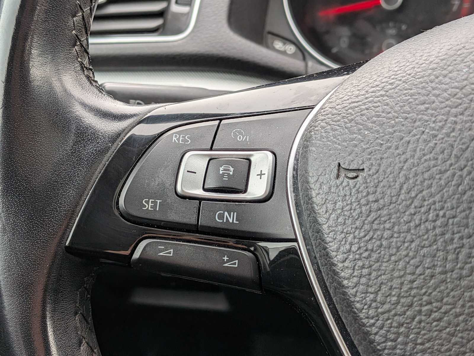 Thumbnail: 2018 Volkswagen Passat - 23