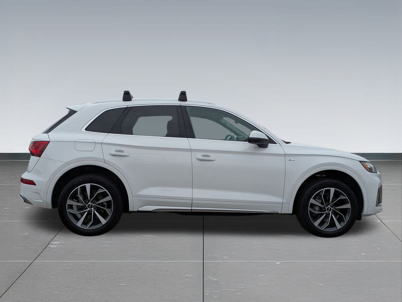 Thumbnail: 2023 Audi Q5 - 7