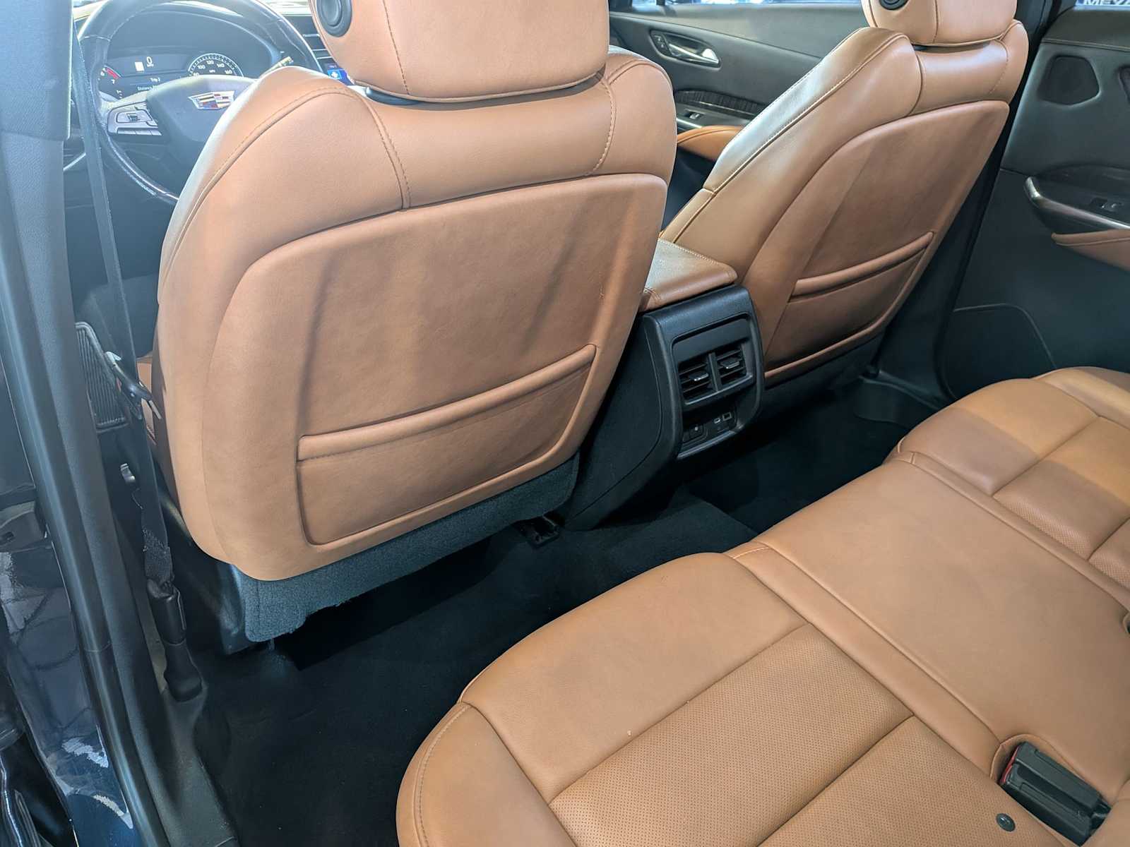 Thumbnail: 2019 Cadillac XT4 - 16