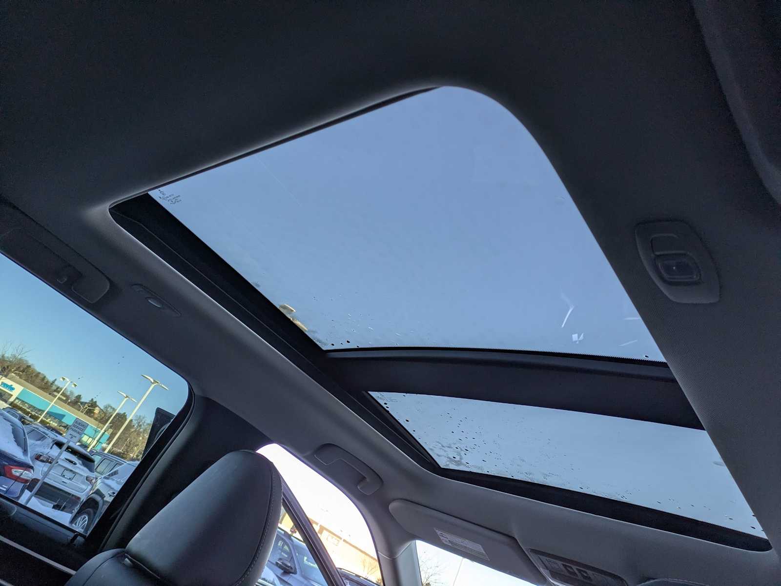 Thumbnail: 2023 Mitsubishi Outlander - 21