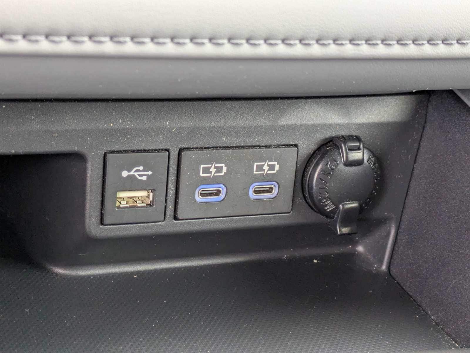 Thumbnail: 2022 Toyota Highlander - 28