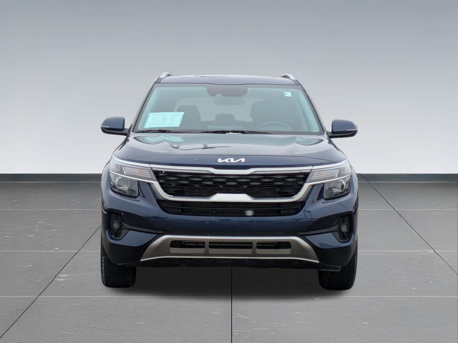 Thumbnail: 2023 Kia Seltos - 9