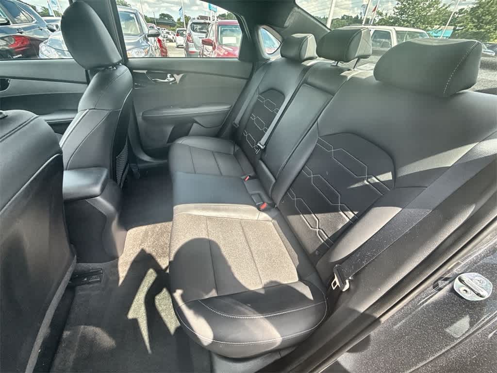 Thumbnail: 2023 Kia Forte - 18