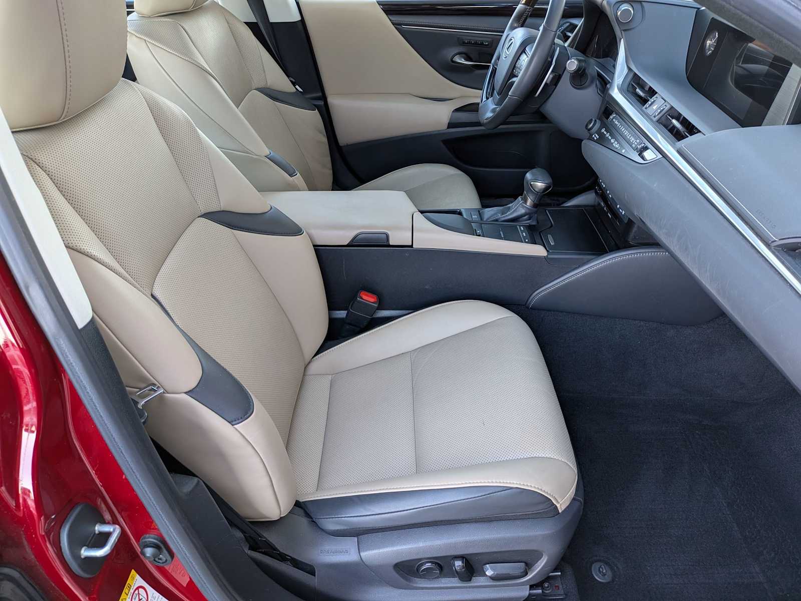 Thumbnail: 2019 Lexus ES - 22