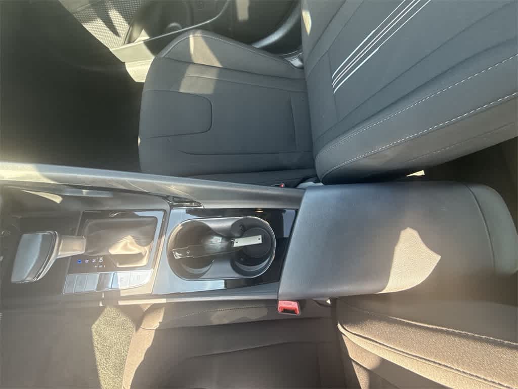 Thumbnail: 2025 Hyundai Elantra - 27