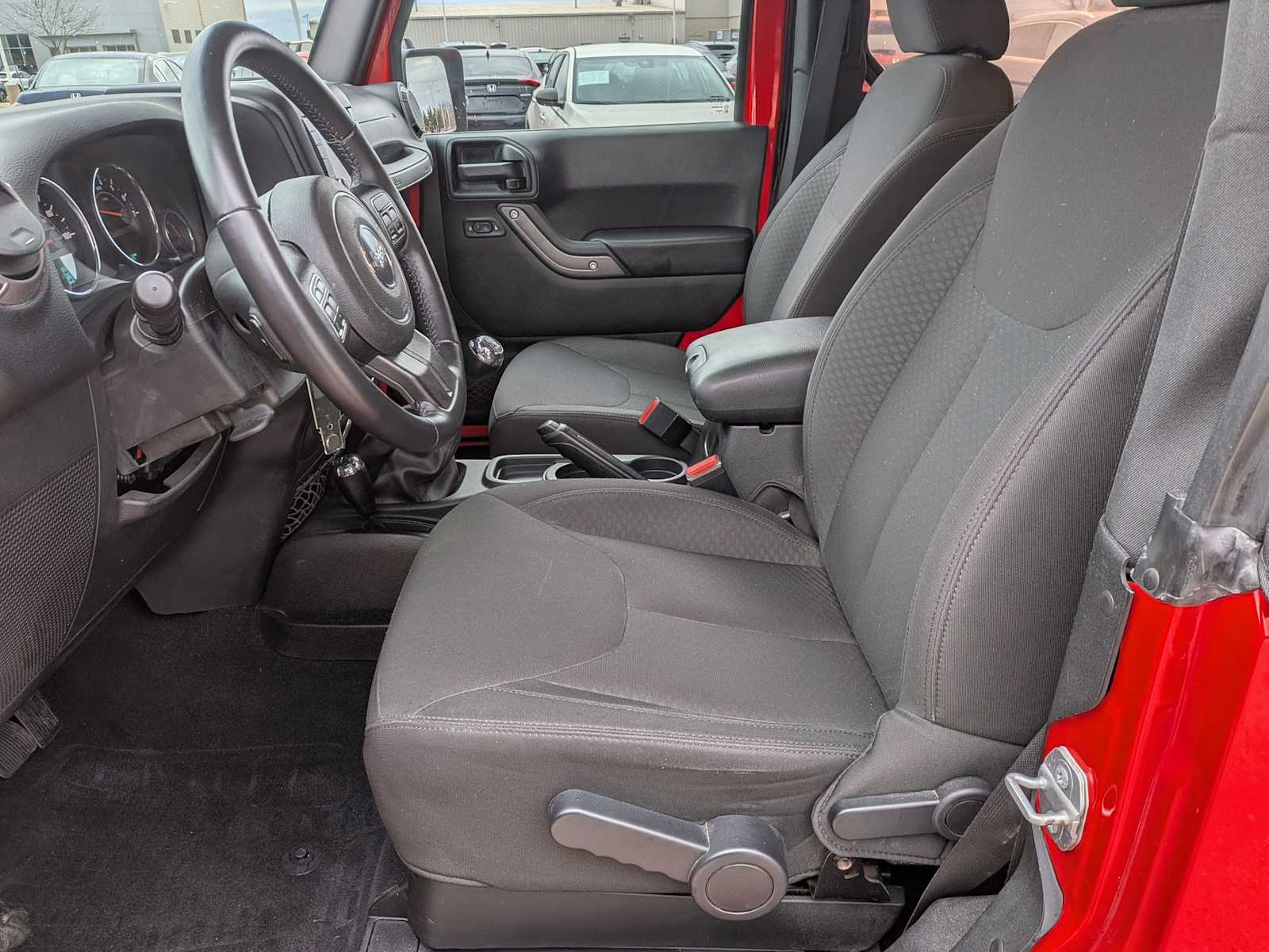 Thumbnail: 2016 Jeep Wrangler - 15