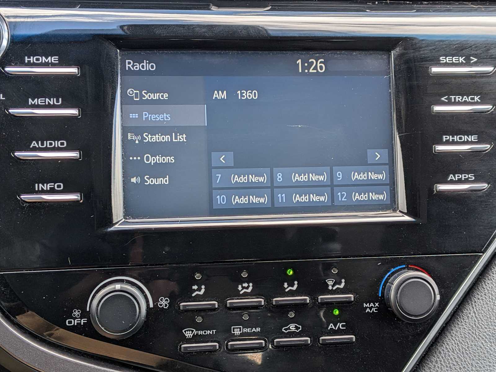 Thumbnail: 2018 Toyota Camry - 23