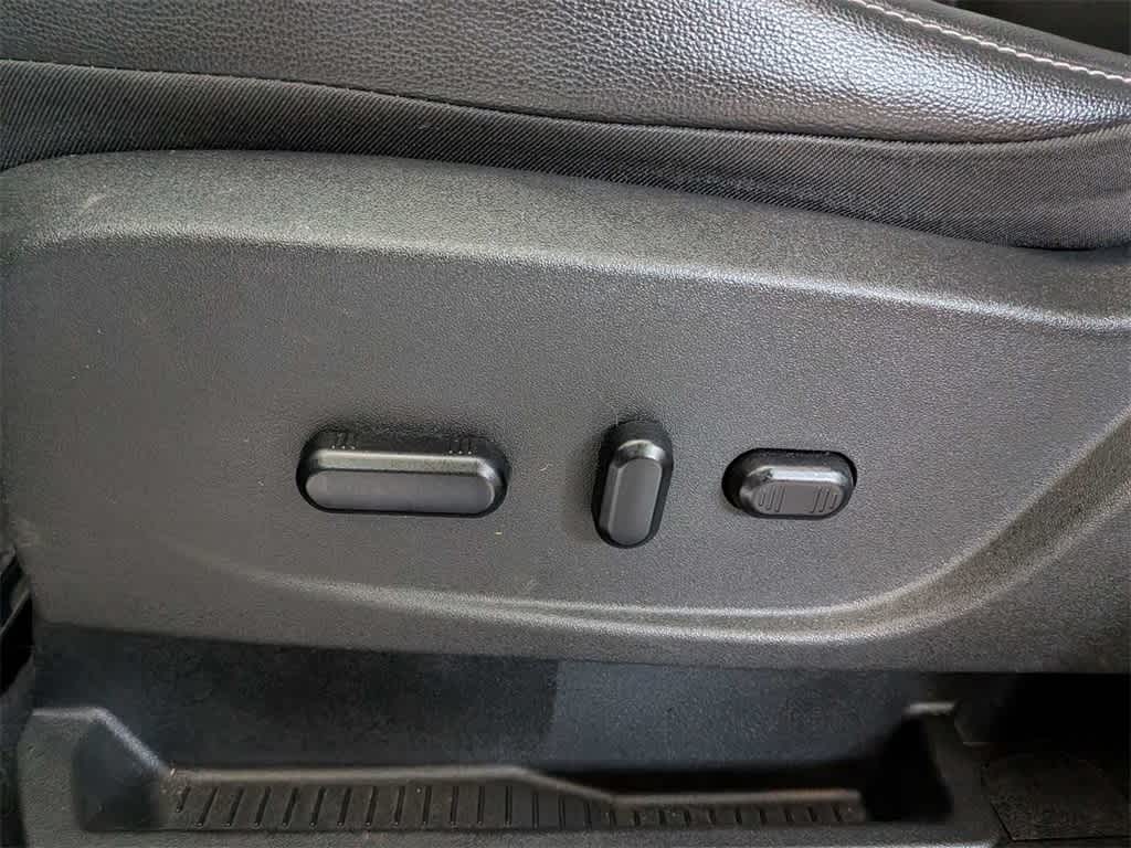 Thumbnail: 2019 Ford Escape - 16