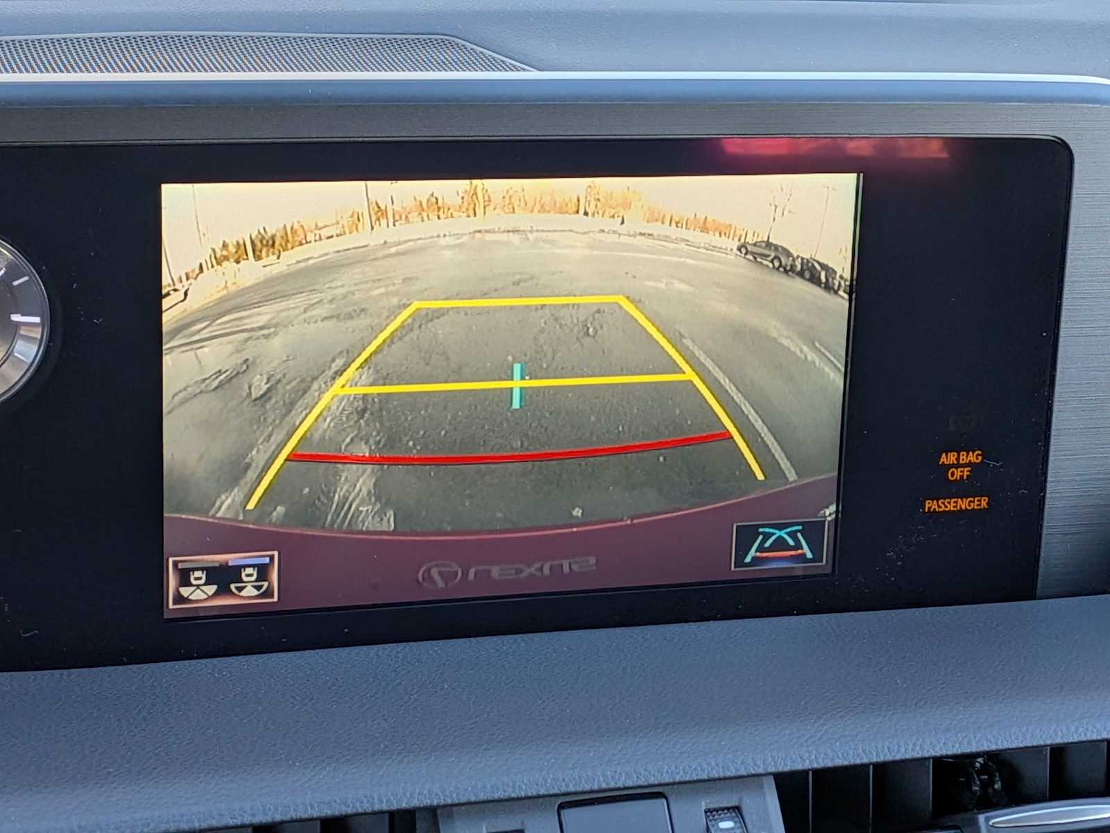 Thumbnail: 2019 Lexus ES - 29