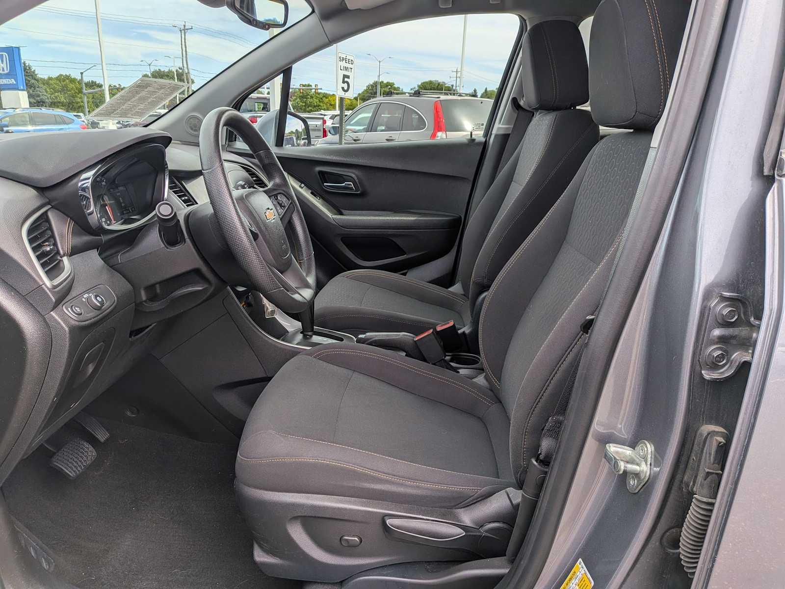 Thumbnail: 2020 Chevrolet Trax - 14