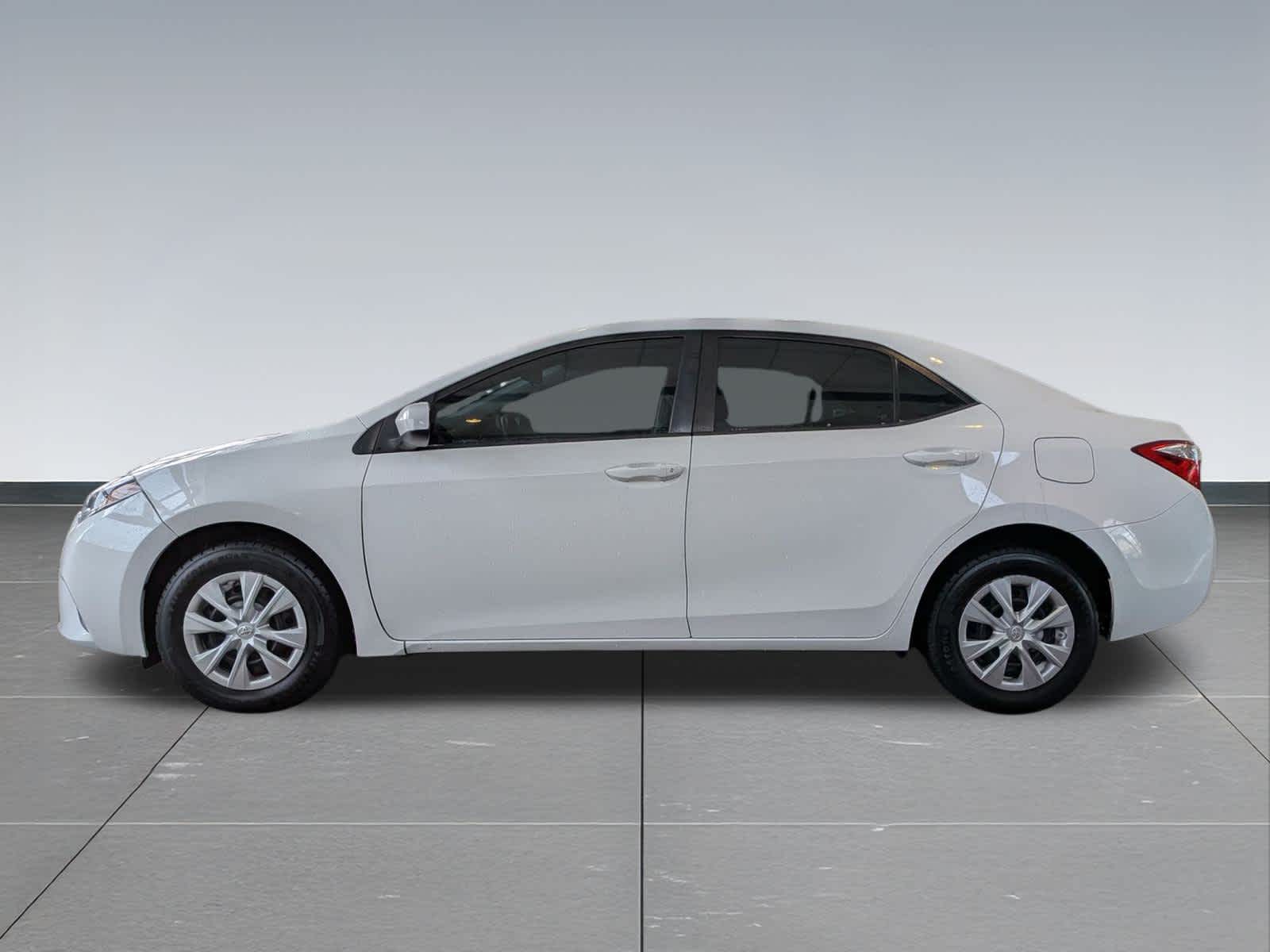 Thumbnail: 2015 Toyota Corolla - 3