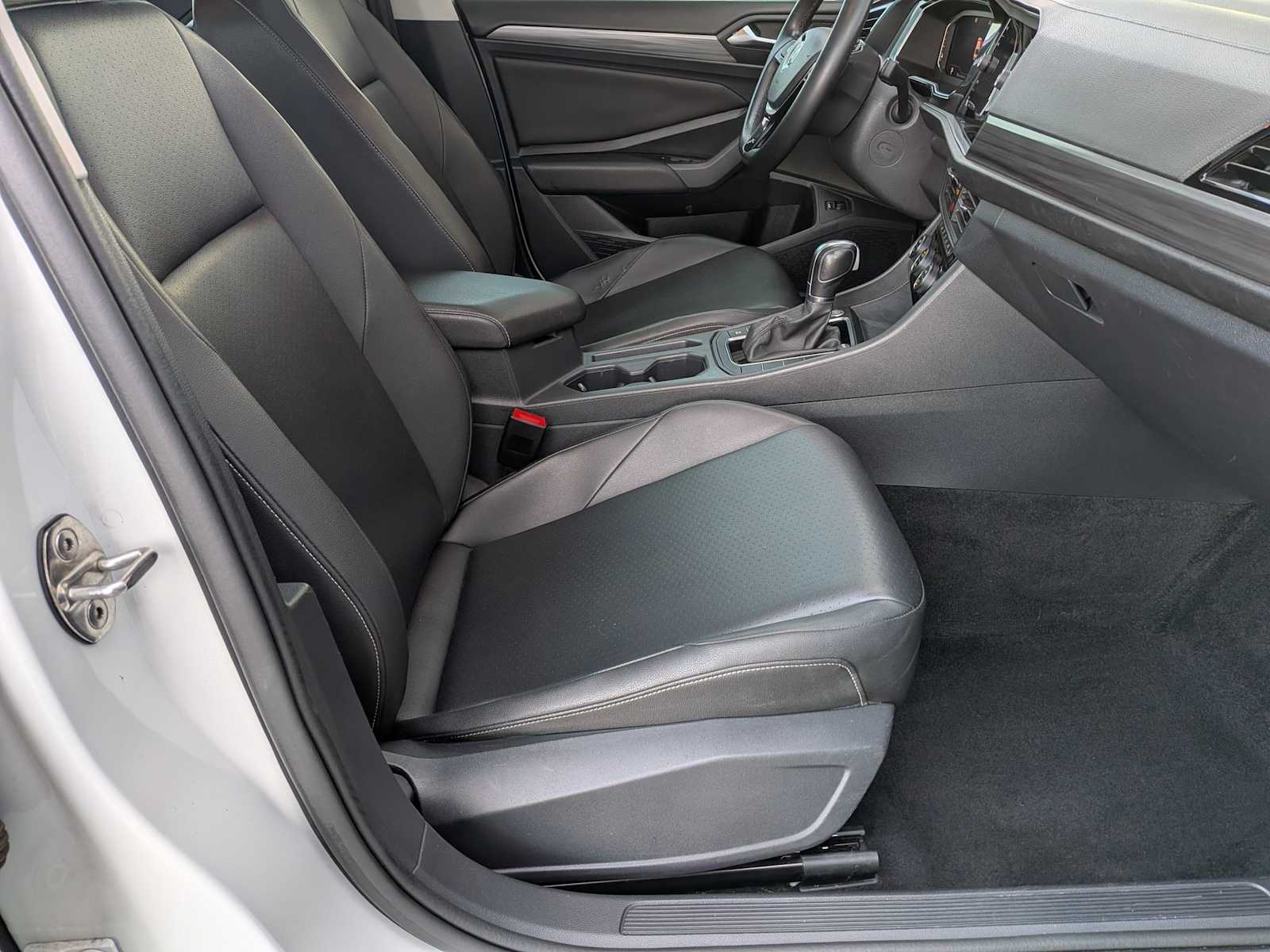 Thumbnail: 2019 Volkswagen Jetta - 21