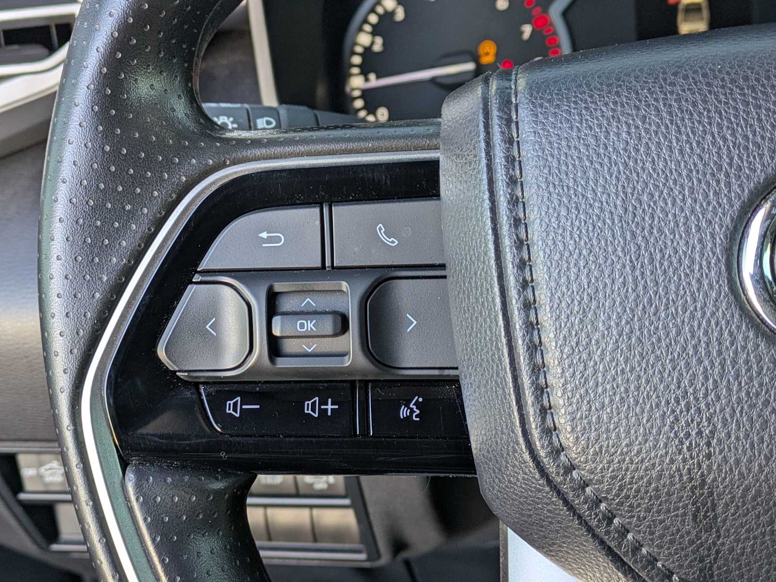 Thumbnail: 2023 Toyota Tundra - 21