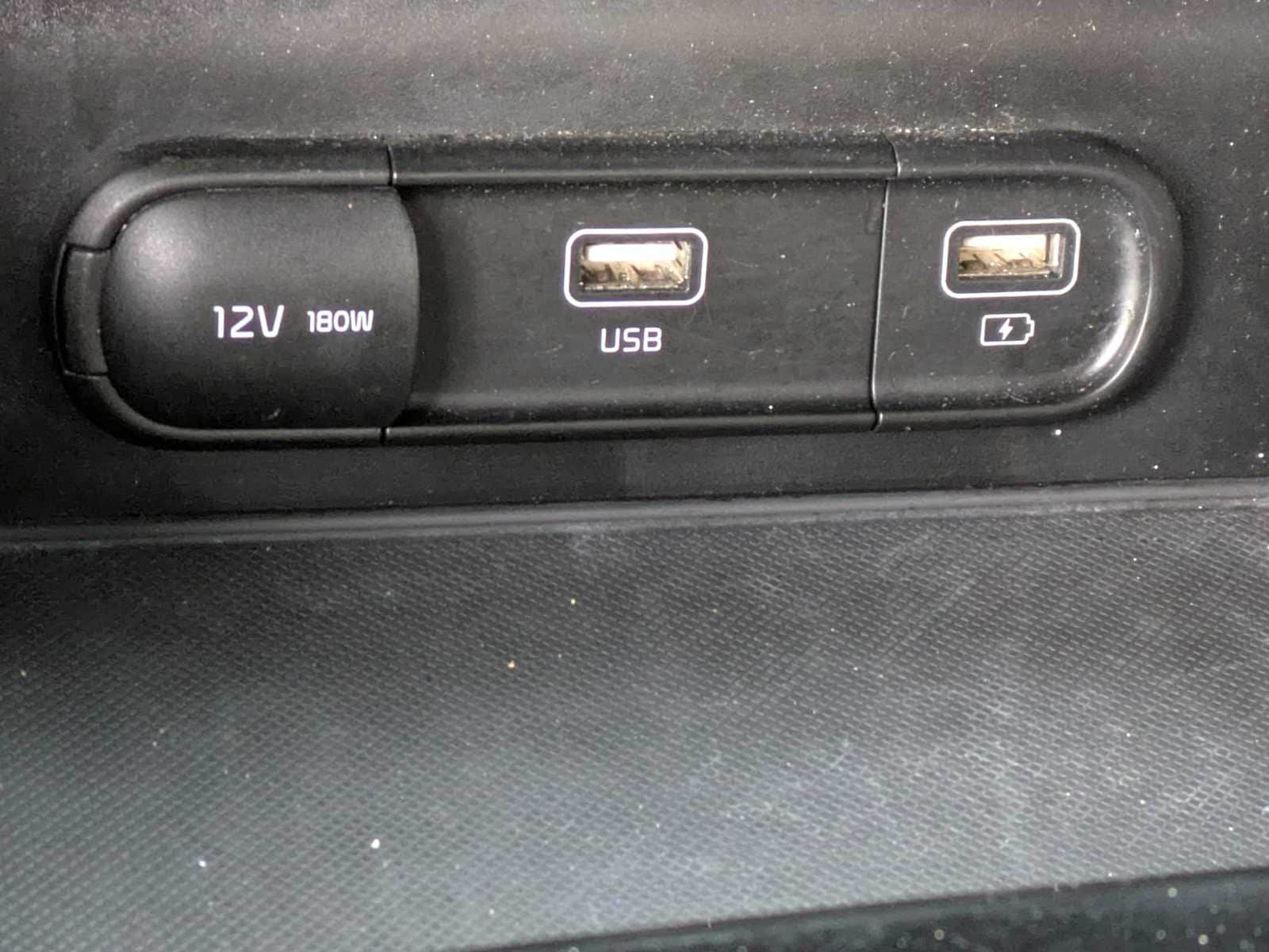 Thumbnail: 2022 Kia K5 - 32