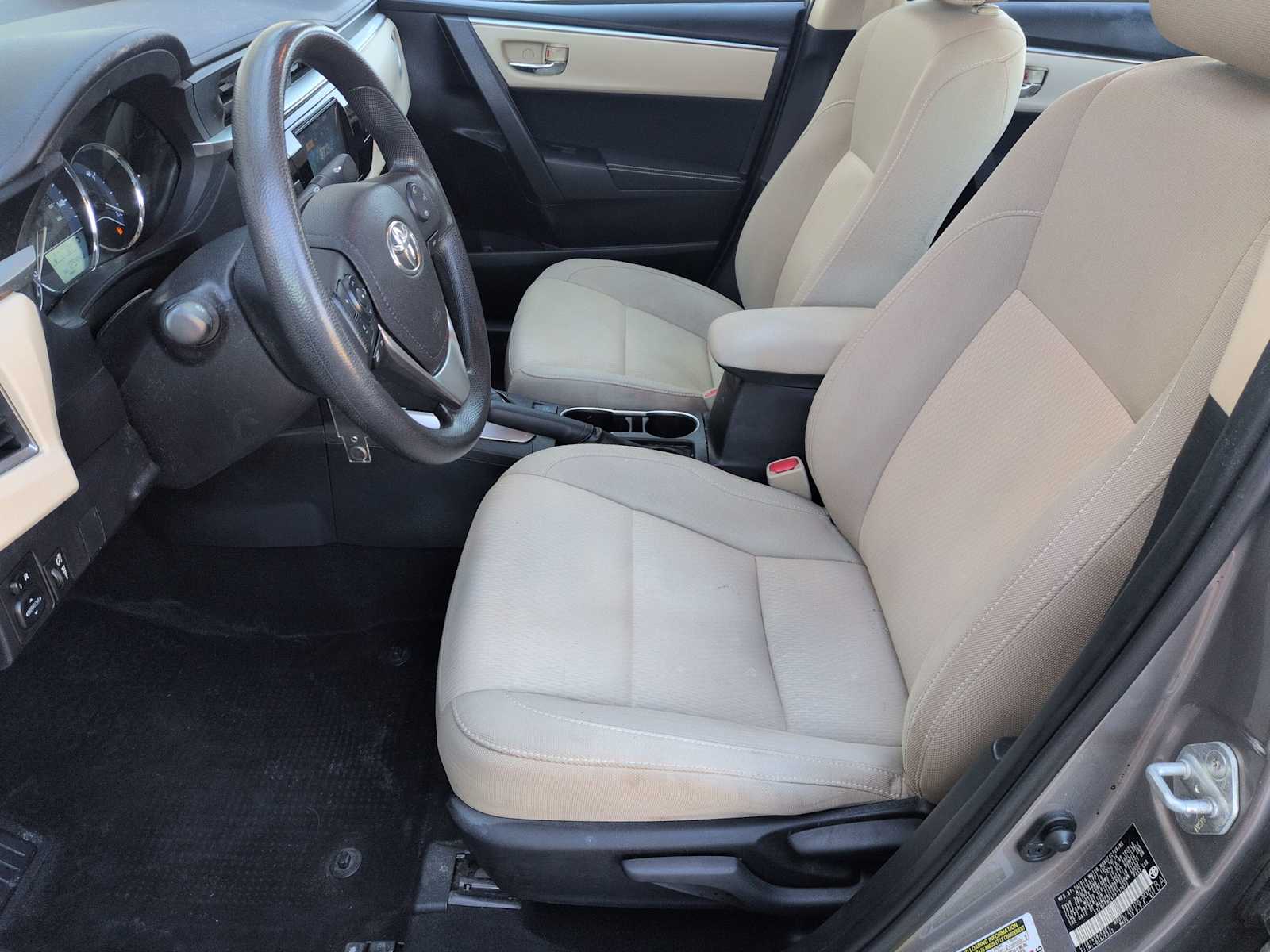 Thumbnail: 2015 Toyota Corolla - 15