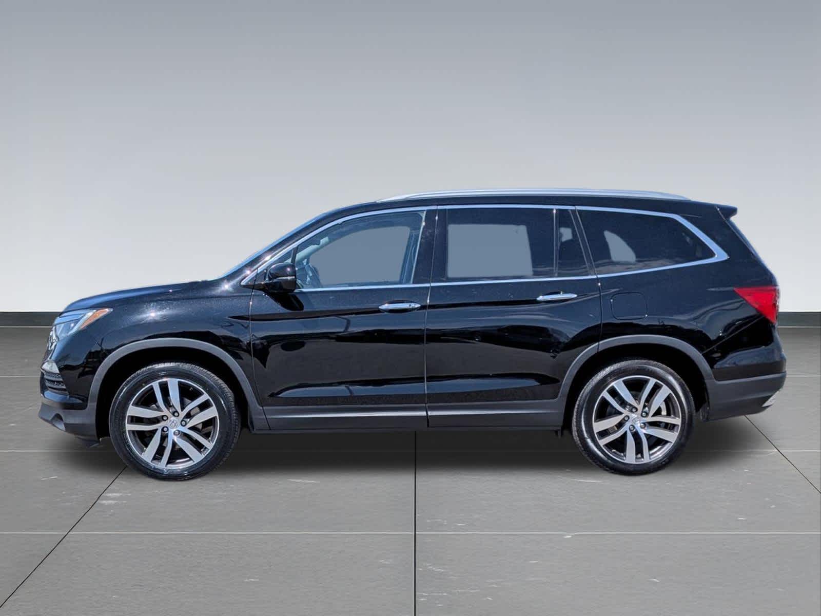 Thumbnail: 2017 Honda Pilot - 2