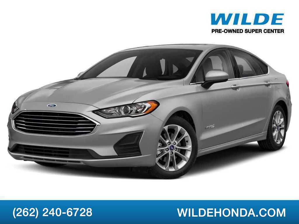 2020 Ford Fusion SE's photo