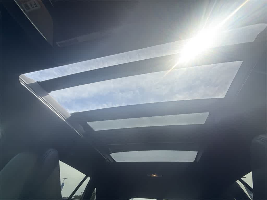 Thumbnail: 2021 Toyota RAV4 - 18