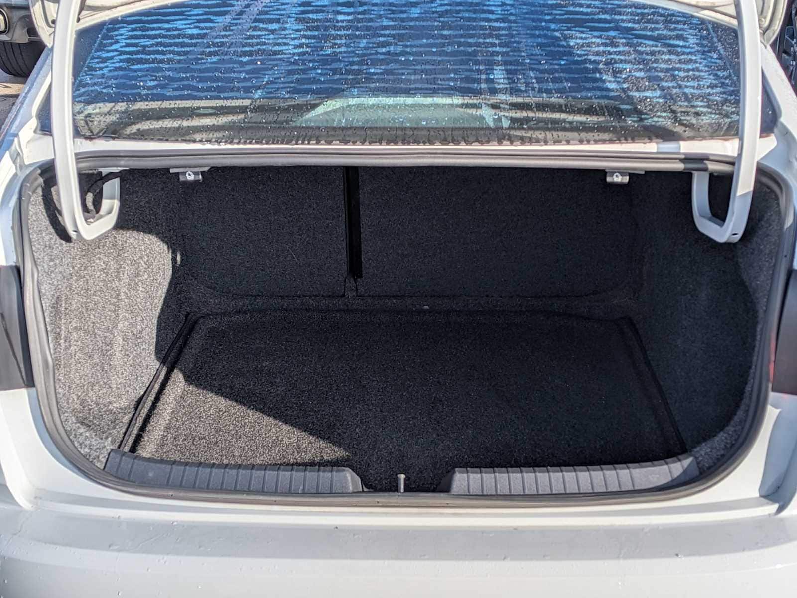 Thumbnail: 2019 Volkswagen Jetta - 33