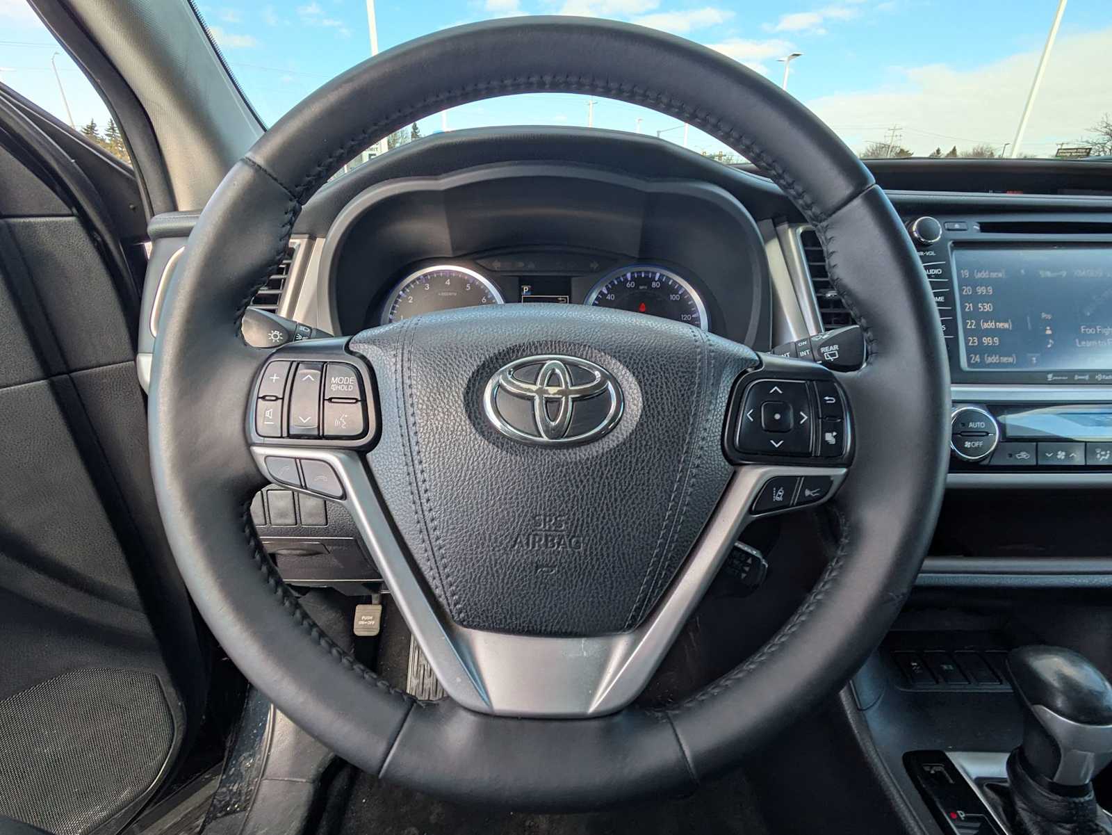 Thumbnail: 2019 Toyota Highlander - 22