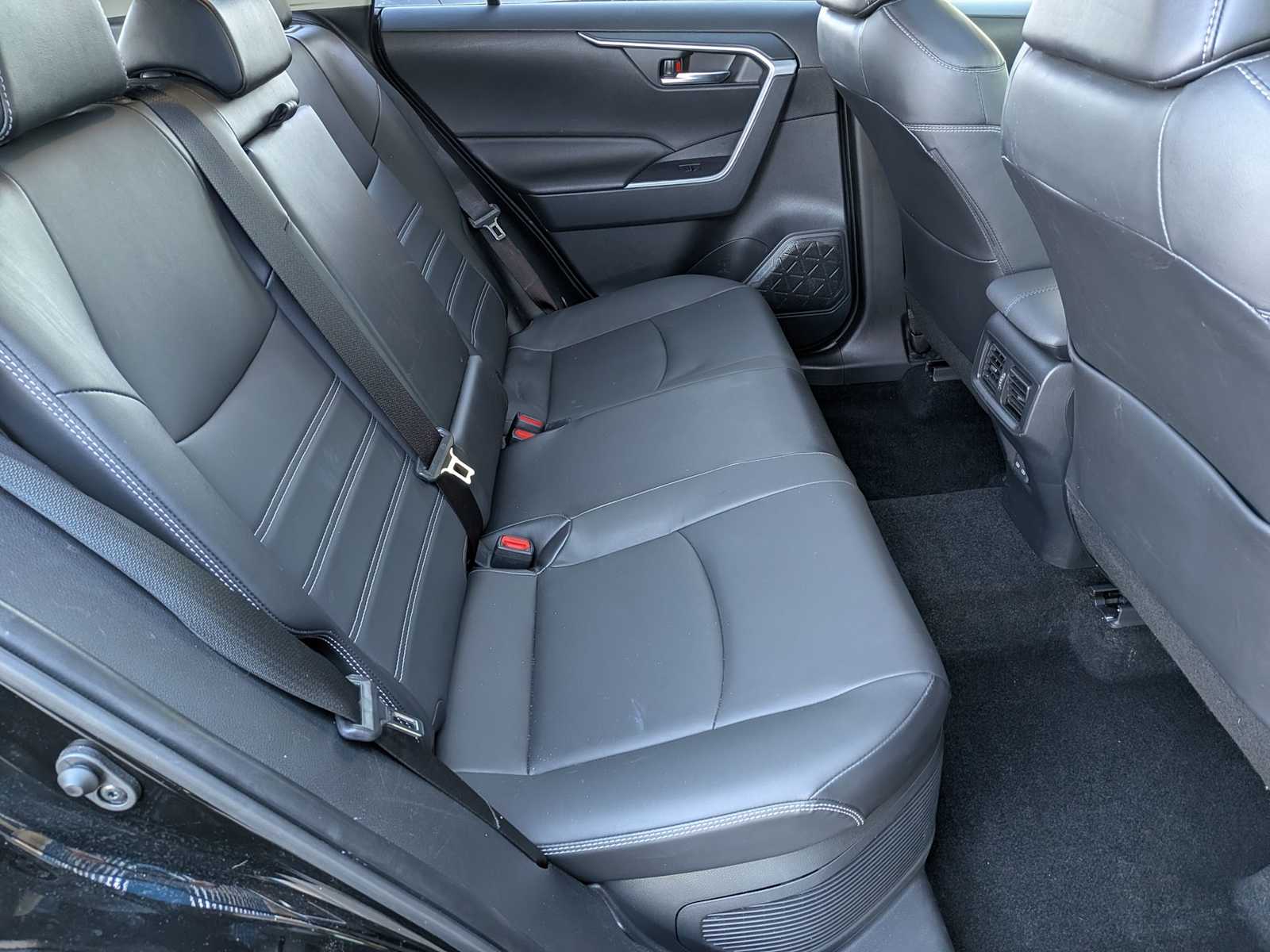 Thumbnail: 2023 Toyota RAV4 - 20