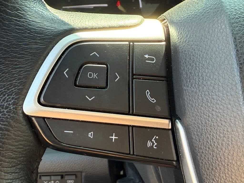 Thumbnail: 2022 Toyota Sienna - 16