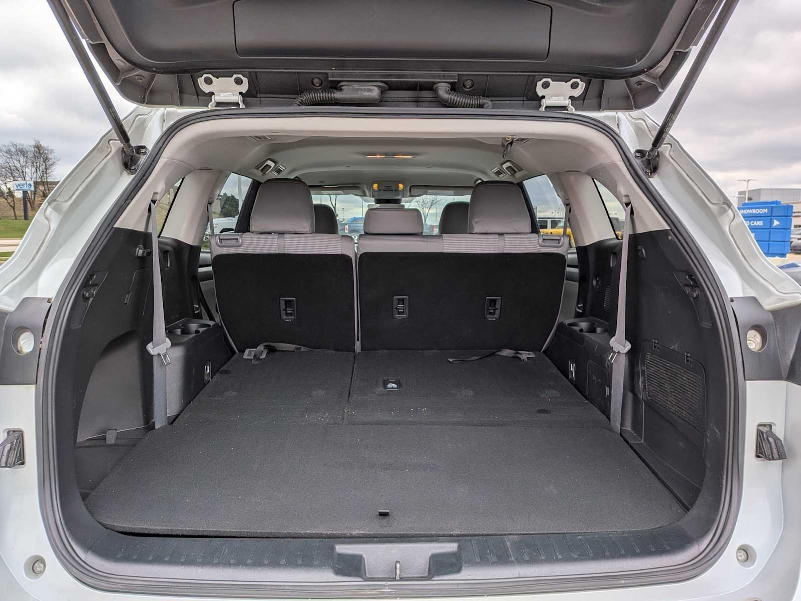 Thumbnail: 2022 Toyota Highlander - 30