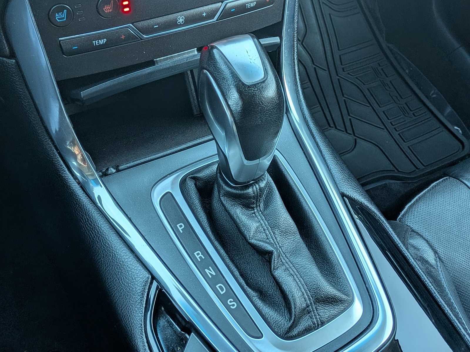 Thumbnail: 2016 Ford Edge - 30