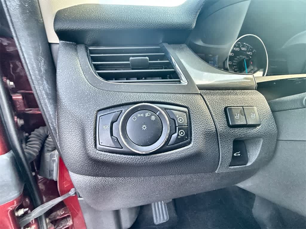 Thumbnail: 2013 Ford Edge - 16
