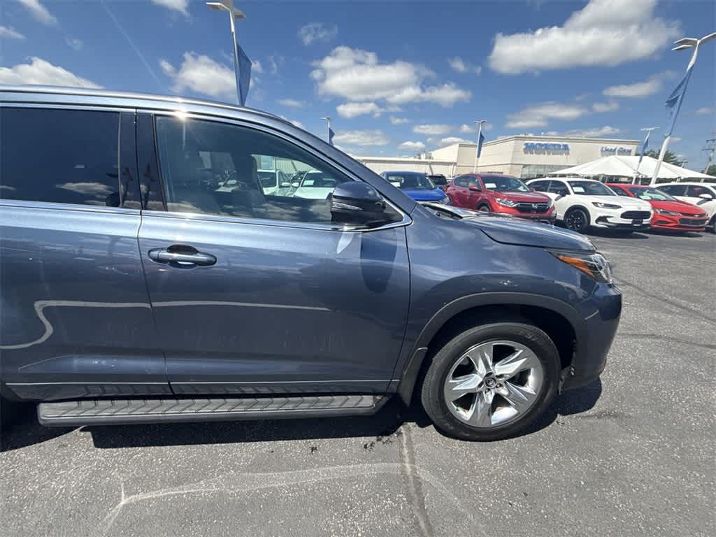 Thumbnail: 2019 Toyota Highlander - 8