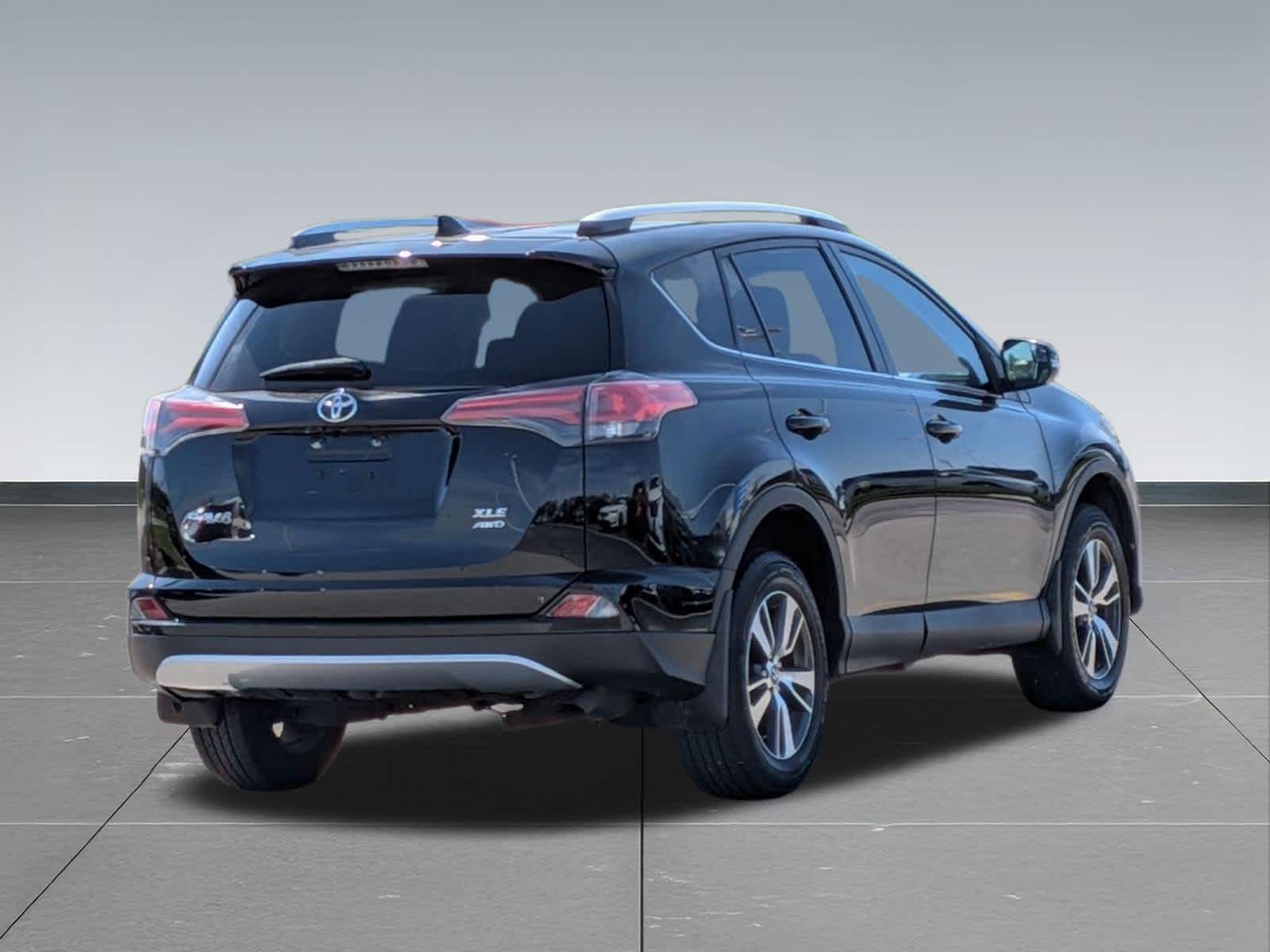 Thumbnail: 2016 Toyota RAV4 - 5