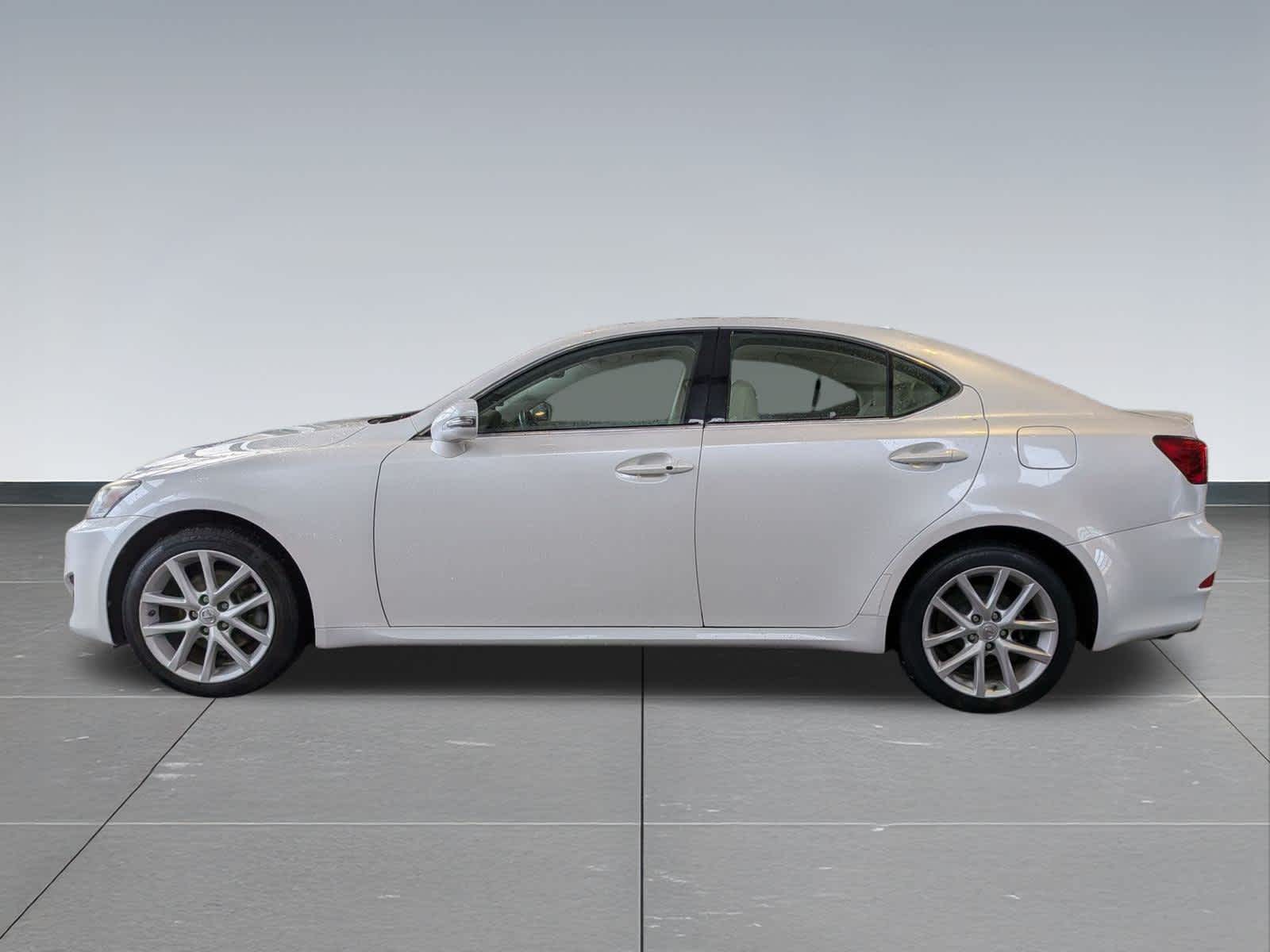 Thumbnail: 2012 Lexus IS - 3