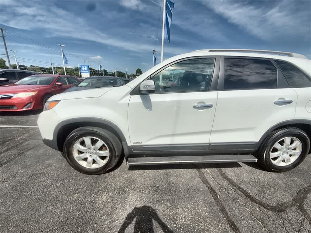 Thumbnail: 2012 Kia Sorento - 3