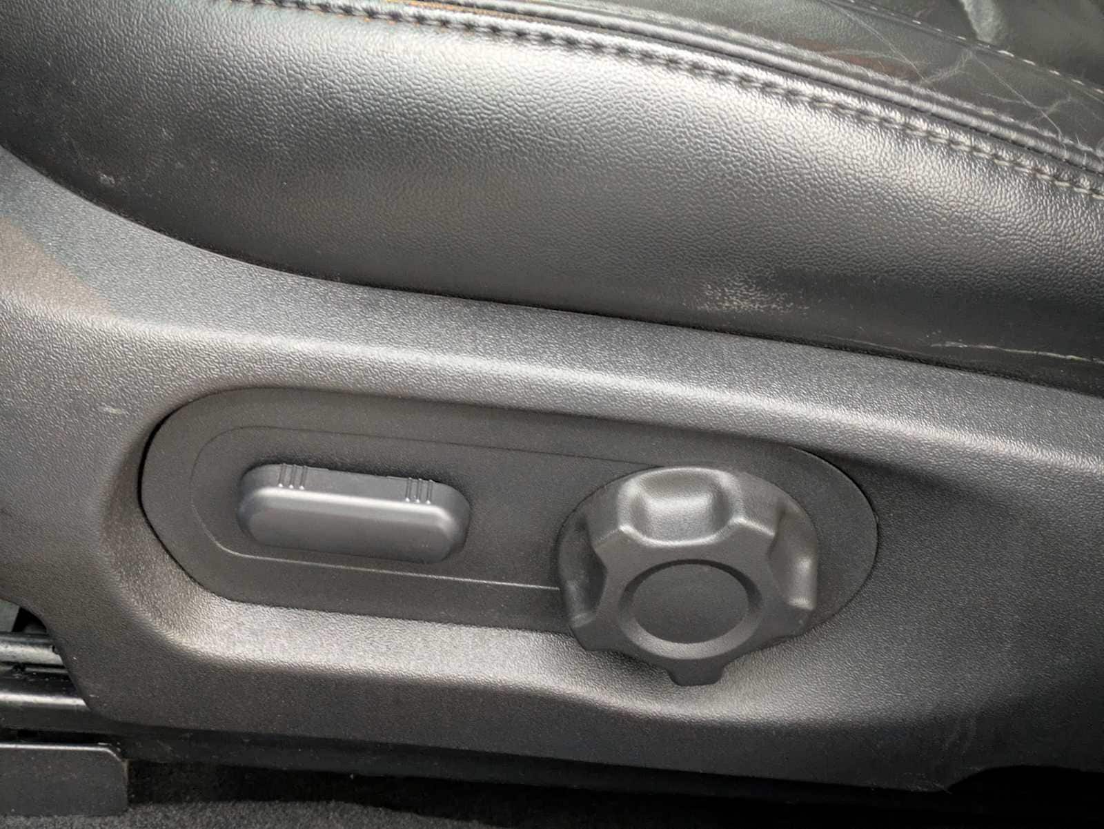 Thumbnail: 2013 Ford Taurus - 16