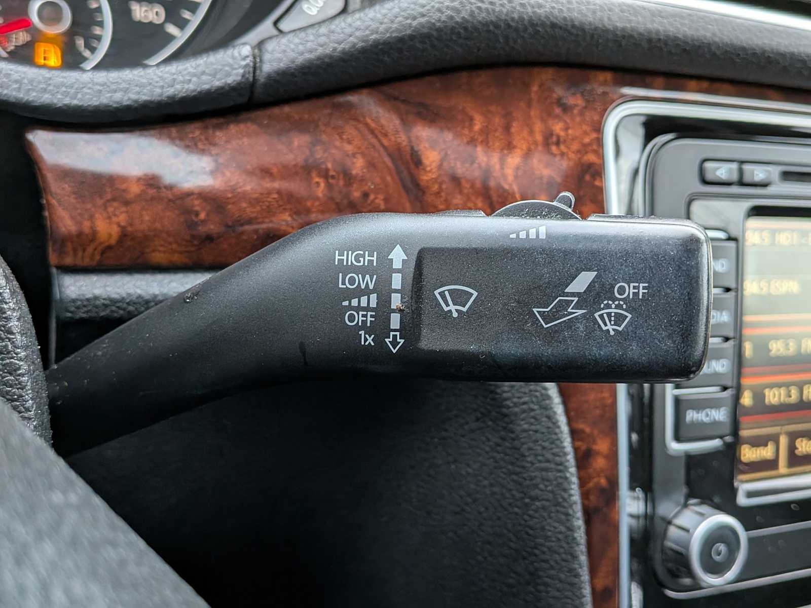 Thumbnail: 2013 Volkswagen Passat - 26